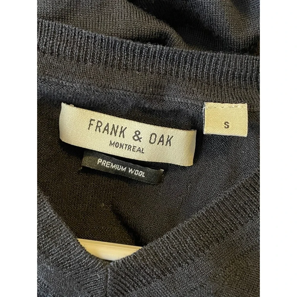 FRANK & OAK Mens V Neck Sweater Premium Wool Black Size Small‎